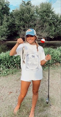 Cute Fishing Outfit For Women Summer, Fishing Outfit Summer, Cute Fishing Outfit For Women, Girl Fishing Outfit, Summer Fishing Outfit, Cowgirl Summer Outfits, Women Fishing Outfit, Country Pics