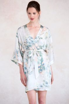 Whether it's for the bride or bridesmaids, the silky Isabella Robe with a detachable sash is the perfect way to start and end your special day. Details: Printed Charmeuse Detachable sash Hem above the knee Fitted Silk Wedding Robe, Summer Wedding Satin Robe, Satin Wrap Gown For Wedding, Cream Wedding Robe For Spring, Elegant Spring Bridal Shower Gown, Spring Wedding Satin Robe, Bridesmaid Inspiration, Beautiful Bridesmaid Dresses, Chic Brides