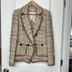 Veronica Beard Theron Double Breasted Tweed Jacket Sz 6 Fits Like Medium. Barley Used Excellent Conditions. Piped Trims Buttoned Cuffs Two Front Patch Pockets Button Fastening At Double-Breasted Front Partially Lined Back Vent Slightly Stretchy Fabric Mid-Weight Fabric. Smoke Free House. Length 25.5”Pit To Pit 18”Sleeves 25” Shoulder 16” This Closet It’s Open To Offers:) Beard Cream, Veronica Beard, Tweed Jacket, Barley, Stretchy Fabric, Blazer Suit, Double Breasted, Suit Jacket, Jackets & Coats