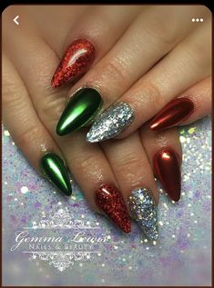 Glitter Chrome Nails, Christmas Nails Chrome, Chrome Christmas Nails, Chrome Christmas, Nail Art Noel, Nails Chrome, Colorful Nail, Christmas Gel Nails, Holiday Nail