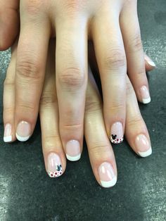 Mickey Mouse Nail Design, Disney Manicure, Nails Disney, Minion Nails, Disney Nail Designs, Mickey Mouse Nails, Disney Inspired Nails