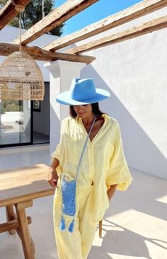 @fashiongirls_as Pantone 2024 Color Trends Fashion, Pantone 2024 Color Trends, Spring Summer 2024 Color Trends, Summer 2024 Color Trends, Summer 2024 Color, Blue Summer Outfits, 2024 Color Trends, Linen Style Fashion, Summer 2024 Fashion