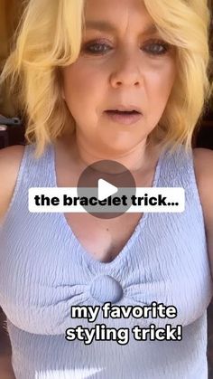 Michelle King Keenan on Instagram: "My favorite styling trick! #notamedium #applebody#pearshaped #hourglass#over40#over40style#over50#momlife#notamedium#innerfox#frumpy#menopause#midsize#midsizestyle#plussize#plussizefashion#genx#midlifewomen#breastcancersurvivor#womensupportingwomen#midlifecrisis#emptynester" Ring Trick, Scarf Hacks, How To Wear Shirt, Tops Fall Outfits, Fun Arts And Crafts, Fashion Hacks