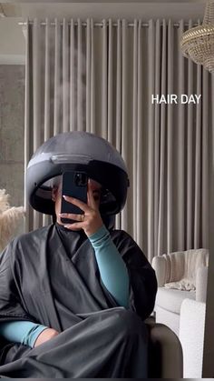 High Maintenance Women Aesthetic, Appointment Aesthetic, Maintenance Aesthetic, High Maintenance Women, Hooded Dryer, Mode Tips, Hair Appointment