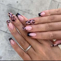 Nails Labour Nails, Pantera Nails, Line Nail Designs, Classic Nail Designs, Animal Print Nails Art, Unghie Nail Art, Classy Nail Designs, Subtle Nails, Lines On Nails