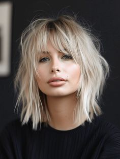 Short Hair Choppy, Messy Bob Haircut, Short Stacked Hair, Choppy Bob Hairstyles For Fine Hair, Bob Haircut Ideas, Messy Bob, Blonde Hair With Bangs, Choppy Bob Hairstyles, Bob Hairstyles For Fine Hair