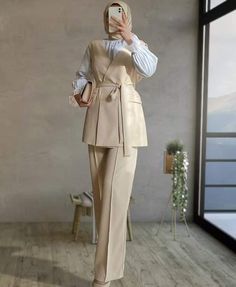 Courtship Dress Hijab, Suits For Women Hijab, Formal Outfits For Women Hijab, Hijabi Formal Outfits, Hijab Uniform, Ootd Blazer Hijab, Graduation Outfit Ideas Hijab, Vest Women Outfit, Semi Formal Outfits For Women