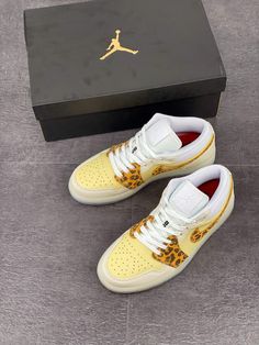 Air Jordan 1 Low ” SNKRS Day” Yellow Sail DN6998-700 Walk the talk and make a statement with our top-quality Sneakers. Shop now and step up your shoe game! Please carefully choosing the size number according the size chart as we CAN NOT offer return or refund if you choose a wrong size.The product need 3-5 business days to check the quality before shipping.Our High Quality Shoes models are various, please contact to our support to ask for the model you need.Because each device displays a different color. Therefore, the actual color of the item may not be 100% the [...] Air Jordan 1 Dior, Jordan 1 Dior, Blue Chill, Jordan 1 High Og, Air Jordan 1 High, High Quality Shoes, Jordan 1 High, The Talk, Air Jordan 1 Low