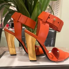 New Without Box Tom Ford Sandals ,Size 37.5 Very Comfy Summery Goes With Everything Super Comfy ! They Come Only With A Dust Bag ! Block Heels Outfit, Tom Ford Sandals, Italian Heels, Tom Ford Shoes, Orange Heels, Fresh Shoes, Wide Shoes, Gorgeous Shoes, Fabulous Shoes