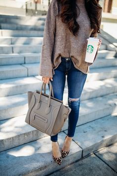 SWEATER: Zara (similar styles HERE & HERE - I have of those!)… 2017 Fashion Outfits, Clothes Shops, Looks Jeans, Mode Tips, Oversize Pullover, Look Formal, Traje Casual, 2017 Fashion Trends, Looks Street Style