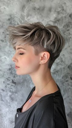 Short Edgy Pixie Haircut, Kratka Kosa, Above Shoulder Length Hair, Short Spiked Hair, Short Sassy Haircuts, Funky Short Hair, Short Hair Tomboy, Really Short Hair, Short Hair Pixie Cuts