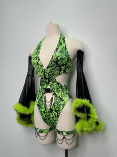 Rave Costume Fairy, Pride Rave Outfit, Electric Look Outfit, Rave Outfits Green, Drag Leotard, Fifth Element Fashion, Neon Green Rave Outfit, Alien Rave Outfit, Electric Outfit