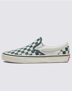 Classic Slip-On Checkerboard Shoe Retro Vans Sneakers For Skateboarding, Retro Skate Shoes With Cushioned Footbed And Round Toe, Retro Round Toe Skate Shoes, Vans Retro Low-top Skate Shoes, Retro Skate Shoes With Cushioned Footbed, Retro Slip-on Sneakers For Streetwear, Vintage White Vans Sneakers, Classic Green Vans Sneakers, Retro Vans Skate Shoes With Rubber Waffle Outsoles