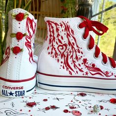 Converse Ideas, Upcycle Shoes, Shoe Embroidery, Shoes Decor, Embroidered Converse, Cute Converse