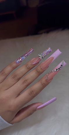 #follow #nailart #longnails #acrylicnails #beautyblog #nails #nailstagram #blogging #blogger #blog Long Acrylic Birthday Nails Ideas, Long Extra Nails, Cute Long Acrylic Nails Ideas, Birthday Baddie Nails, Trendy Baddie Nails, Nails Quinceanera, Birthday Glam Nails, Buchonas Nails, Acrylics Aesthetic