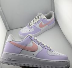 Colors can be adjusted to your preference! Sneaker: Nike Air Force Ones. Introducing our custom-made women's shoes in pastel purple and pink. Designed for those looking to add a pop of color to their wardrobe. Features: Colors: Pastel purple and pink Material: High-quality, durable Acrylic paint for longevity Sizes: Available in a range of sizes. See our sizing chart to find your fit. Shoes are made to order. Please reach out if you have any questions. Pastel Wardrobe, Rave Shoes, Stylish Outfits Casual, Sneaker Nike, Preppy Shoes, Pretty Shoes Sneakers, All Nike Shoes, Cute Nike Shoes, Purple Shoes