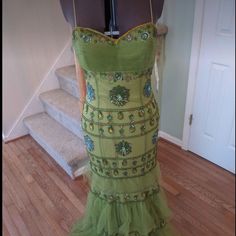 Gorgeous Prom Dress Mike Benetton Formals. Beautiful Olive Color. New Excellent Condition, Wit Tag. 90s Green Prom Dress, Green Y2k Outfit, Royal Blue Halter Dress, Vintage Prom Dresses 1950s, Windsor Dresses Prom, Red Evening Gown, Expensive Dresses, Navy Blue Prom Dresses, Prom Dress Color