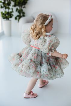 Puffy Toddler Dresses, Kids Floral Dress, Preppy Kids Outfits, Baby Dress Embroidery, Baby Dress Diy, Toddler Party Dress, Sewing Baby Clothes, First Birthday Dresses, Dress Tutu