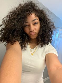 Light Skin Girls With Curly Hair, Lightskins Girls With Curly Hair, Baddie Curly Hair, Short 3c Curly Hair, Curly Hair Ideas Hairstyles, Black Girls Curly Hair, Black Girls With Curly Hair, Curly Hair Sew In, Afro Curly Hair