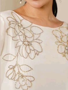 Leaf Bead Embroidery, Hand Embroidery Motifs, Neckline Embroidery Designs, Neck Embroidery Designs, Neckline Embroidery, Hand Embroidery Dress, Diy Embroidery Patterns