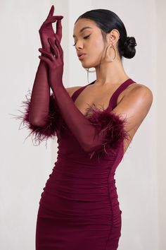 What better way to accessorise this party season than with our stunning mesh gloves Watch & Wave? Arriving in a rich burgundy hue. these gloves are detailed by delicate feather trims and sheer sleeves. Pair Watch & Wave with our Idol maxi dress for a romantic formal look.Features- Premium stretch mesh- Faux feather trims- Long/ over elbow lengthProduct informationDesigned exclusively by Club L LondonPremium stretch mesh & feather in Burgundy (95% Polyester. 5% Elastane) Mesh Gloves, Black Dress Prom, Black Tie Gala, Rich Burgundy, Party Dress Long Sleeve, Bridesmaid Outfit, Black Sequin Dress, Party Dress Long, Formal Looks