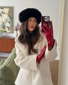 Phone case, mirror selfie ideas, aesthetic, selfie, aesthetic pictures, aesthetic photos, mirror selfie, christmas mirror selfie, mirror selfie poses, mirror selfie aesthetic, aesthetic mirror, plaid print, plaid pattern, red plaid, golden aesthetic, 2024 fashion, trendy outfits, womens fashion, phone cases, iphone cases, winter fashion, tech accessories, ski lodge chic, apres ski style, slope fashion, ootd, red gloves Phone Case Mirror Selfie, Lodge Chic, Selfie Ideas Aesthetic, Phone Case Mirror, Ootd Red, Mirror Selfie Ideas, Golden Aesthetic, Mirror Selfie Aesthetic, Christmas Mirror