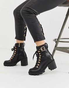 Página 2 - Botas para mujer | Botas para mujer de piel | ASOS (talla 38) Chunky Lace Up Boots, Galaxy Converse, Galaxy Vans, Black Lace Up Boots, Public Desire, Embellished Sandals, Grunge Style, Flat Boots