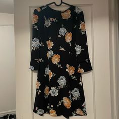 Black Floral Mini Dress Size 6 Condition - New Without Tags Brand H&M Ivory Boho Dress, Coral Mini Dress, Circle Skirt Dress, Fringe Flapper Dress, Long Sleeve Print Dress, Midi Dress Summer, Dropwaist Dress, Striped Maxi Dresses, Maxi Dress Green