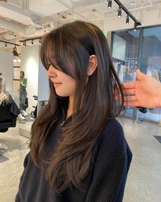 Korean Long Wolfcut, Hair Cut Wolfcut Girl Long, Wolf Cut For Girls Long Hair, Korean Hair Inspo Long, Wolfcut In Long Hair, Long Soft Wolfcut, Wolfcut Hair Long Round Face, Wolfcut Hair Long Unstyled, Wolfcut Women Long Hair