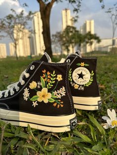 Happiness is planning a vacation 🥰 #fiberart #fiberartist #handmade #broderiemoderne #broderiecontemporaine #loisircreatifs #faitmain #upcycling #embroideredclothing #embroideredconverse #conversechucktaylor #converseallstar #conversebrodée #dmc #dmcembroidery #dmcthreads #embroidery #converse #allstar #allstars #chucks #chucktaylor #aesthetic #outfitoftheday #shoes #shoesaddicted Cute Converse, Converse High Top