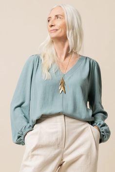 Inject a little bohemian glamour into your wardrobe with the Nicks Dress + Blouse. In multiple variations with soft gathering and delicate details, it's satisfying to make and a pleasure to wear. All views feature a loose-fitting V-necked bodice with a gently gathered shoulder and yoke. The slightly puffed sleeve is gathered at the shoulder; choose between a short sleeve, or a long sleeve with wrist pleats for shaping and an elastic gathered cuff. You may also choose between two interchangeable Style Californien, Closet Core Patterns, Dress Blouse, Pattern Sewing, Blouse Pattern Sewing, Womens Sewing Patterns, Elegant Blouses, Pattern Dress, Gathered Skirt