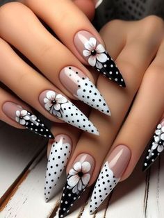 Tattoo Henna, Classy Nail Designs, Fancy Nails Designs, Pretty Nail Art Designs, Nail Swag, Pretty Nail Art, Nail Designs Glitter, Pedicure Nail Art