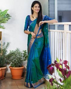 This Instagrammer Shows Stunning Ways To Style Jewellery! Green Cheap Saree With Dupatta, Affordable Saree With Pallu For Celebrations, Traditional Saree Blouse At Cheap Price, Affordable Traditional Saree With Border, Modern Blouses For Silk Sarees, Cheap Green Saree For Eid, Cheap Green Saree With Resham Embroidery, Cheap Festive Saree With Zari Work, Cheap Semi-stitched Silk Saree