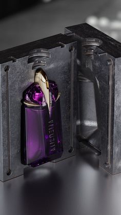 Inspired by the amethyst, cut like a jewel: Alien by Mugler embodies a otherworldly force. Luxe Perfume, Mugler Perfume, Feminine Perfume, Amber, Force, Amethyst