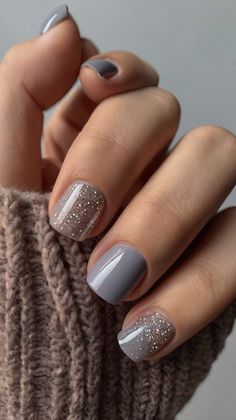 january nails Winter 2025 Nail Trends, Grey Snowflake Nails, January Nail Ideas 2025, January February Nails, Neutral Winter Nails Dip, Winter Short Nails Ideas, Winter Dip Nail Ideas, January 2025 Nails, Winter Season Nails