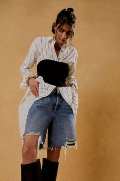 Levi's 90's 501 Shorts | Free People Look Short Jeans, 501 Shorts, Nyfw Street Style, 가을 패션, Edgy Outfits, Looks Style, Edgy Fashion, Look Fashion, Boho Outfits