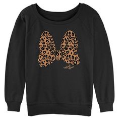 Who knew that dressing "mousey" could be so cute!? Celebrate Walt Disney's most iconic character with this officially licensed Mickey & Friends Cheetah Print Minnie Mouse Bow Juniors' French Terry Sweatshirt, featuring Minnie Mouse's bow filled with brown cheetah print adorned across the front along with the iconic Minnie Mouse signature below. This graphic black sweatshirt is perfect for the whole family, so grab one for yourself or a loved one today! Disney Gear, Bow Sweatshirt, Leopard Print Bow, Slouchy Sweatshirt, Minnie Mouse Bow, Disney Sweatshirts, Mickey Mouse And Friends, Black Sweatshirt, Sweaters And Jeans