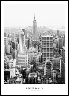 the new york city skyline in black and white