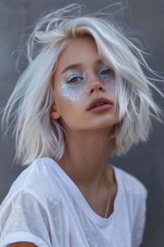 White And Silver Makeup, Makeup Silver Glitter, White Glitter Makeup, Glitter Roots Hair, Interesting Photoshoot, Face Sparkles, Face Glitter Makeup, Whimsical Hair, Glitter Roots