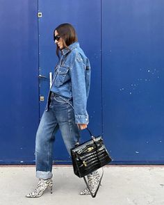 Boyfriend Jeans Style, Color Combinations For Clothes, Instagram Outfits, Denim Jackets, Women Clothes, Winter Style, Women Style, Denim Fashion, Boyfriend Jeans