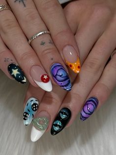 Gelx nails inspired by coraline movie. Hand painted 3d Coraline Nails, Nails Inspired By Movies, Coraline Inspired Nails, Coraline Nail Designs, Coraline Nails Art, Coraline Hand, Coraline Nails, Coraline Makeup, Coraline Movie