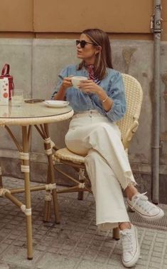 The Style File Blog by Alexandra de Curtis. 9 Secrets to Effortless Italian style. Chique Outfit, Trend Fashion, Looks Style, Mode Inspiration, Italian Style, Street Styles, Outfits Casuales, Parisian Style