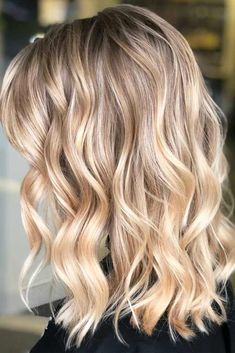 22 Trendy Beach Wavy Hairstyles For Medium Length Hair Beach Wavy Hairstyles, Medium Length Hair With Bangs, Beach Wave Hair, Wavy Hairstyles, Hairstyles For Medium Length Hair, Long Blonde, Medium Length Hair, Shoulder Length Hair, Beach Hair