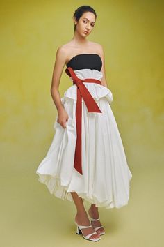 Women's Van Vi Bubble/Balloon Asymmetric Linen Blend Midi Skirt XS White MEAN BLVD Straight Across Neckline, Balloon Skirt, Belt Length, Floor Length Skirt, Fashion Inspiration Design, Fashion Couture, Luxury Linen, Asymmetrical Design, Linen Top