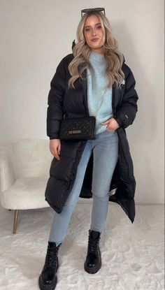 EASY OUTFIT INSPO WITH A BLACK COAT AND DR MARTENS 🖤 Dr Martens Outfit Cold Weather, Winter Doc Martin Outfits, Dr Marten Winter Outfits, Winter Dr Martens Outfits, Dr Martins Outfits Winter, Doc Martens 1460 Outfit, Winter Doc Martens Outfit, Doc Martins Outfits Winter, Dr Martens Outfit Winter