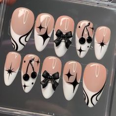 Press On Nails Ideas, Press On Nail Designs, Press On Nails Design, Fall Nail Art Ideas, Monochrome Nails, Cute Nail Ideas, Uñas Ideas, Fake Nails Designs, Fall Nail Art Designs