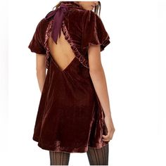 Free People Velvet Smocked Open Back Tunic Mini Dress Fit & Flare Mock Ruffled Neck Short Puffed Sleeves Tunic Length Color: Chocolate Brown With Plum Lining New With Tags Msrp $168 Size Xs Pit To Pit 16.5 (Plus Stretch From Smocking) Length 33.5” Smoke & Pet Free Home We Ship Everyday Pinny Dress, Free People Sweater Dress, Gum Drop, Lace Tunic Dress, Free People Velvet, Nordstrom Women, Velvet Mini Dress, Free Dresses, Color Chocolate