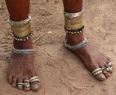 India | Details; woman's feet adornment. Orissa. | ©Rudi Roels Asian Jewelry, Dope Jewelry, Ancient Jewelry, Foot Jewelry, Indian Jewellery, The Sand