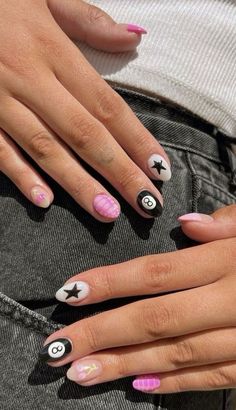 Kpop Inspo Nails, Mail Inspo 2024 Summer, School Nails Ideas, Nail Ideas Fun, Nails To Do At Home, Weird Nails, Shorties Nails, Disneyland Nails