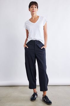 These pants combine airy comfort with a modern silhouette, offering a versatile staple for all-year-round. With their tailored fit and breathable fabric, these pants effortlessly blend sophistication with laid-back charm, making them the perfect go-to piece. Charm Making, Slim Pants, Black Pants, Breathable Fabric, Latest Fashion, Fashion Forward, Pants, Fabric, Black